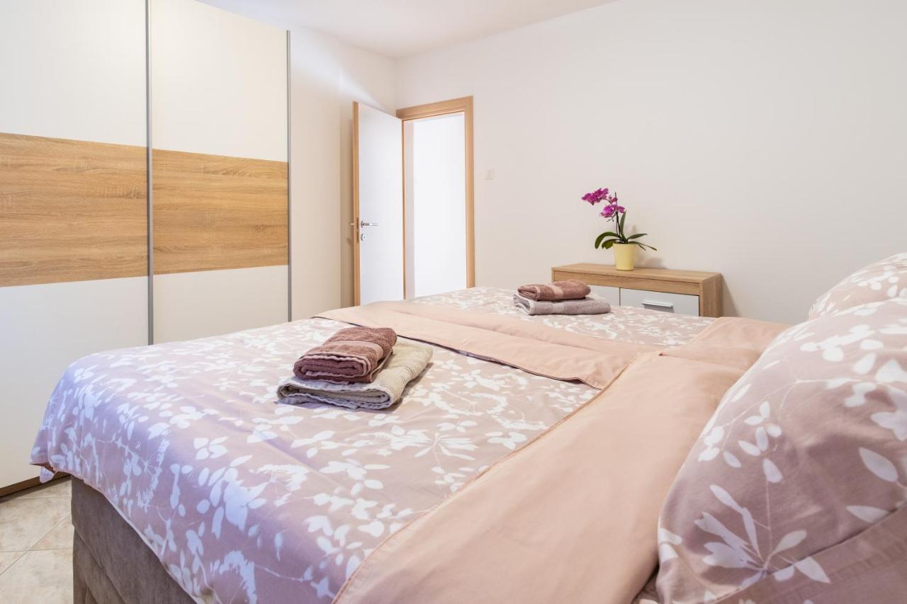 Apartmani Jolly Porec: Blizu Centra I Mora Luaran gambar